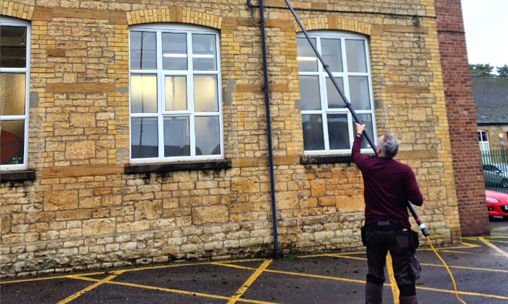 Helleur_Time_cleaning